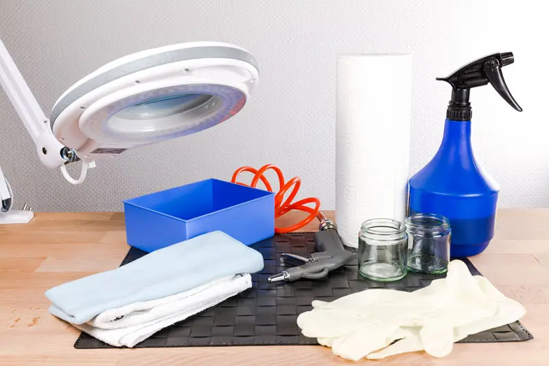 cleaning utensils